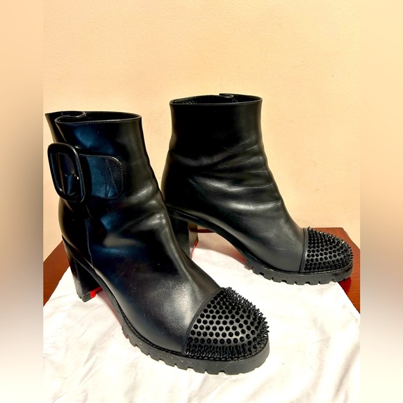 Christian Louboutin black Olivia Snow leather boots with spikes and side buckle. - Picture 2 of 8